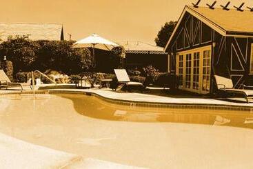 酒店 Solvang Inn & Cottages