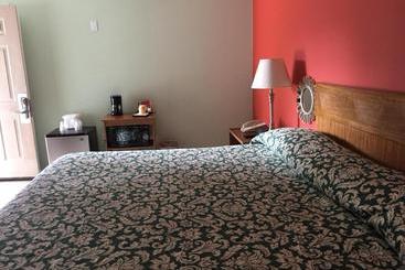 Отель Town House Inn