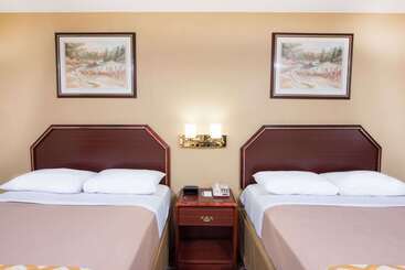 호텔 Travelodge By Wyndham Terre Haute