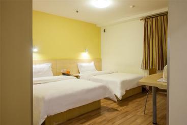 هتل 7days Inn Zhuhai Xiangzhou Mall