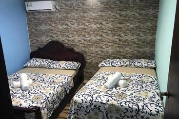 ユースホステル Posada J&j Forbes  2