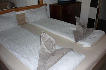 پانسیون R1 Rolléder Apartman Ház