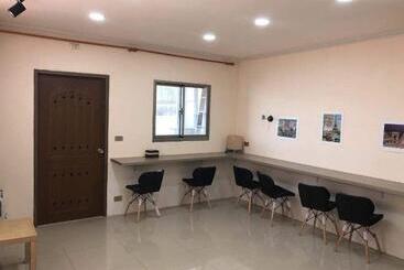 هاستل Season Of Water