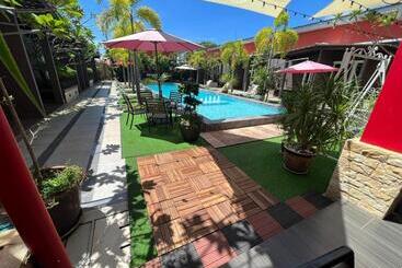 בית מלון כפרי Villa Abadi Resort