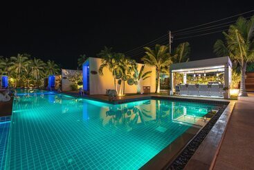 ホテル Zee Luxury Boutique