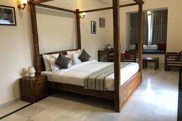 אתר נופש Raj Bagh Palace