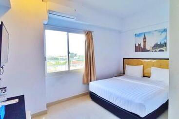 酒店 Dela Charis Tuban