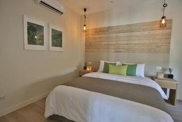 هتل آپارتمان Wild Jordan Center