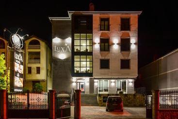 تختخواب و صبحانه Luxa Apartmani