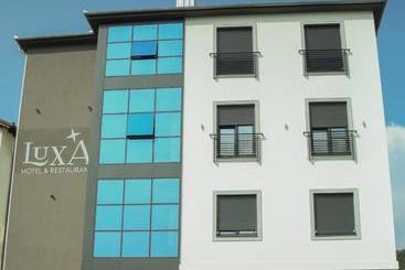 تختخواب و صبحانه Luxa Apartmani