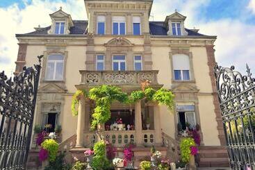 تختخواب و صبحانه Castelnau