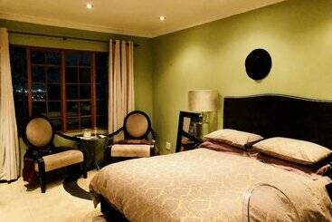 Houghton Hill Cottage