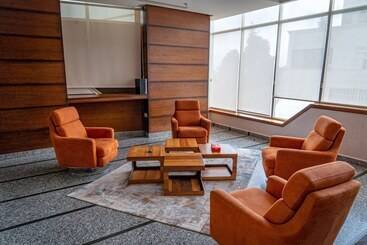 La Casa Hotel Amman By Fhm