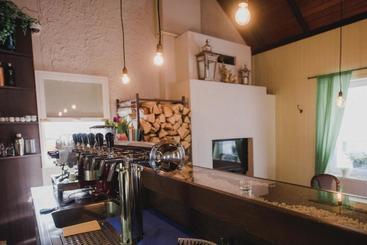 펜션 Penzion & Restaurace U Vily