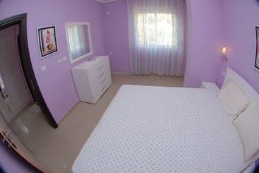 ツーリストアパートメント Erti's Apartments