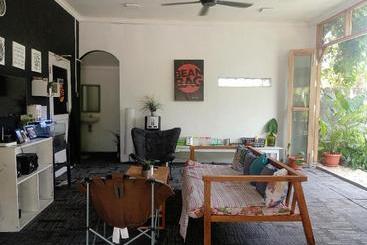 Отель Beanbag Bintan Backpacker