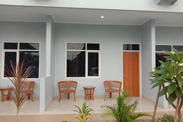 هتل Oyo 3277 Inayah Pkpri
