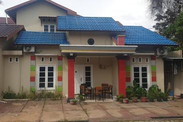 هتل Oyo 3304 Garuda Guest House