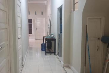 هتل Oyo 3304 Garuda Guest House