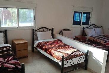 پانسیون Appart Hotel Jardins D Imilchil Hostel