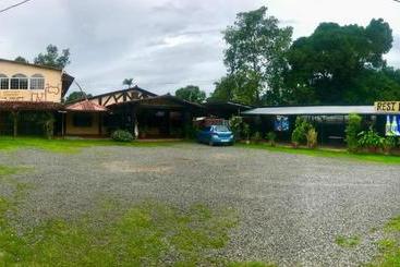 بنسيون Black Lion Inn