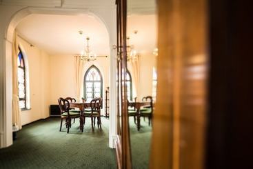 ホテル Burg Crass