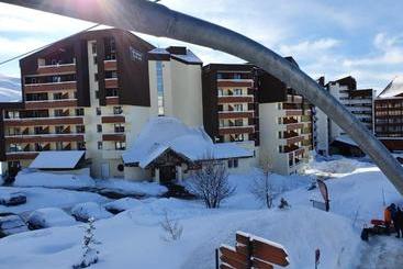 游客公寓 Studio Avec Piscine Privee Et Balcon Amenage A Huez