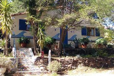 Domaine Oléicole Du Mas Boutet  B&b