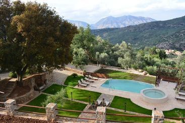 アパートホテル Ellinospito