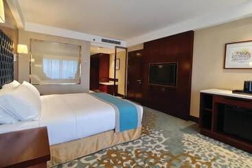 هتل Holiday Inn Dhaka City Centre By Ihg