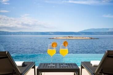 דירות לתיירים Luxury Villa Palma De Korkyra With Pool