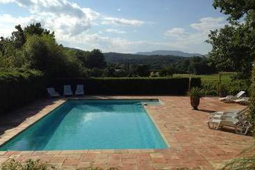 קוטג'' Les Gites Du Merle