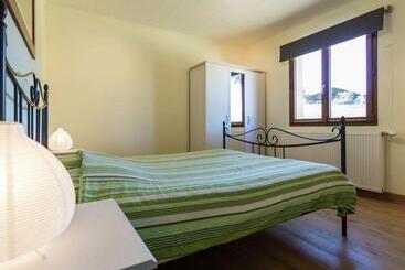 آپارتمانهای توریستها Luxury Villa With Pool On The Edge Of Montignac