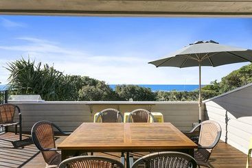 茅舍 Sunshine Beach Serenity And Pet Friendly ! 9 Seaview Terrace, Sunshine Beach, Qld 4567