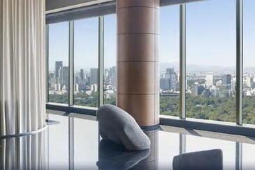 Four Seasons Hotel Tokyo At Otemachi