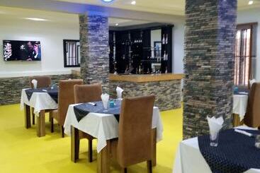 Hotel Zoe S International