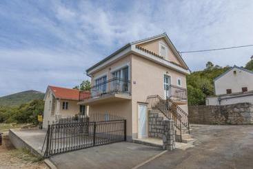 House Elwira