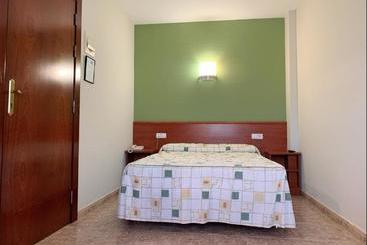پانسیون Hostal Area 99