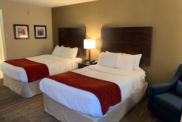 هتل Comfort Inn & Suites East Hartford  Hartford
