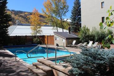 בית מלון כפרי Vail International Condominiums