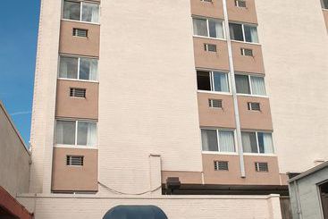 هتل West Hartford Inn