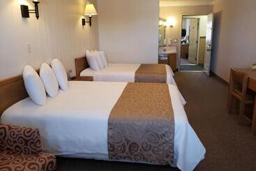 Отель Western Inn