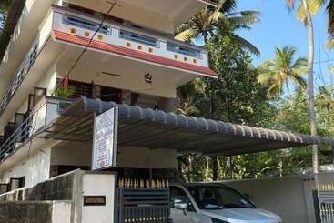 تختخواب و صبحانه Villa Anandha