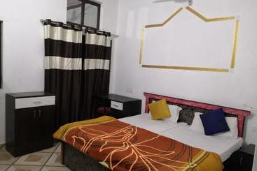 فندق 5th Element Deshraj