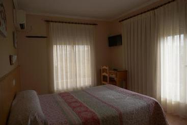 پانسیون Hostal Durá