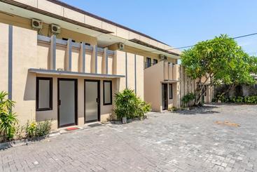 پانسیون Reddoorz @ Jaya Giri Renon