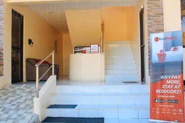 酒店 Reddoorz Near Panglao Municipal Hall