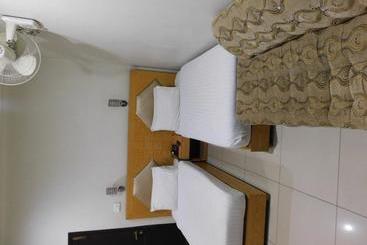 هتل The Grand  Multan