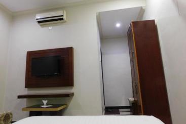 هتل The Grand  Multan