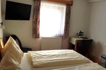 호스텔 Garni Edelweiß